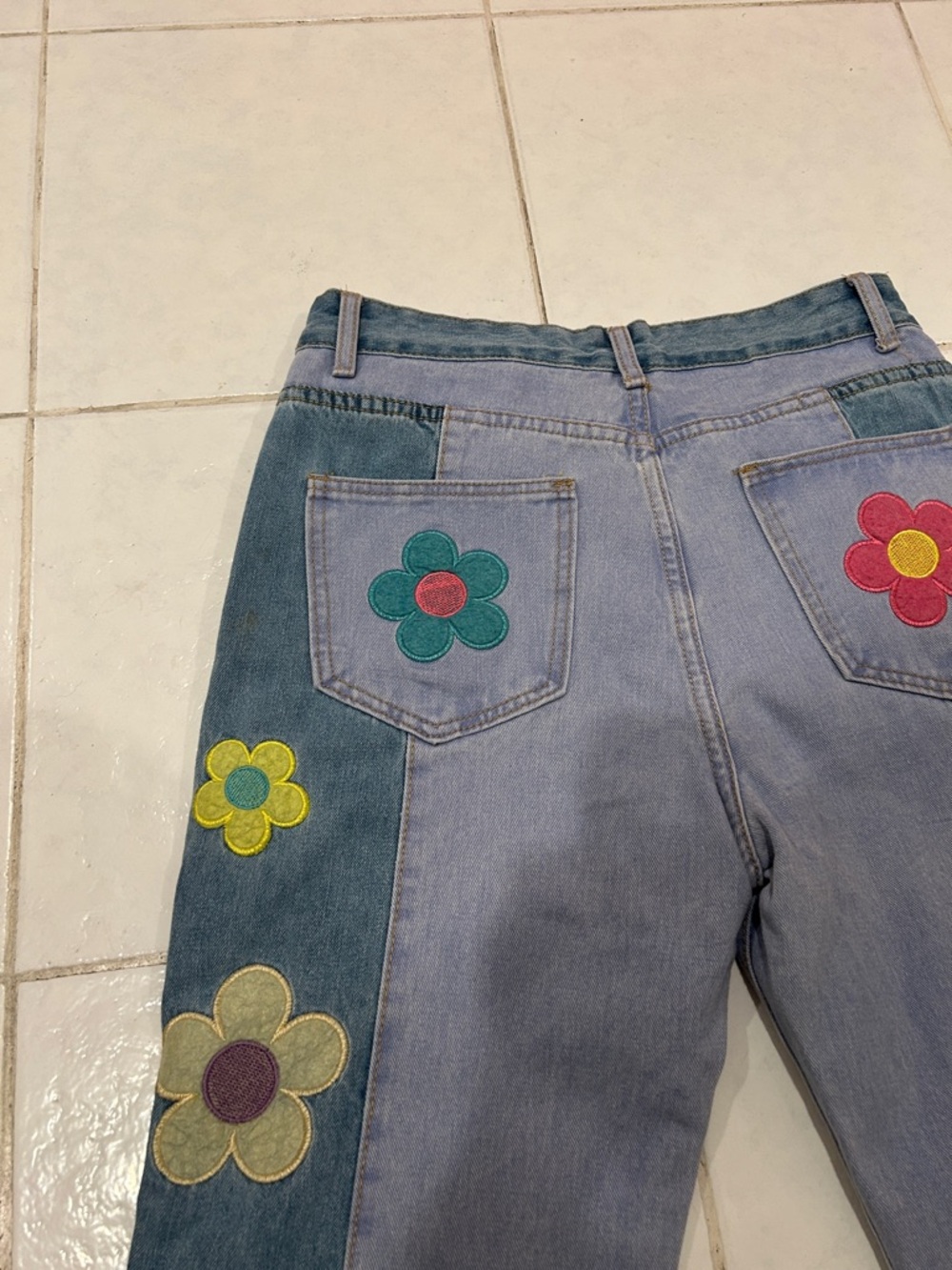 Women's flower power groovy Jeans. Size medium. One of a kind.!!
